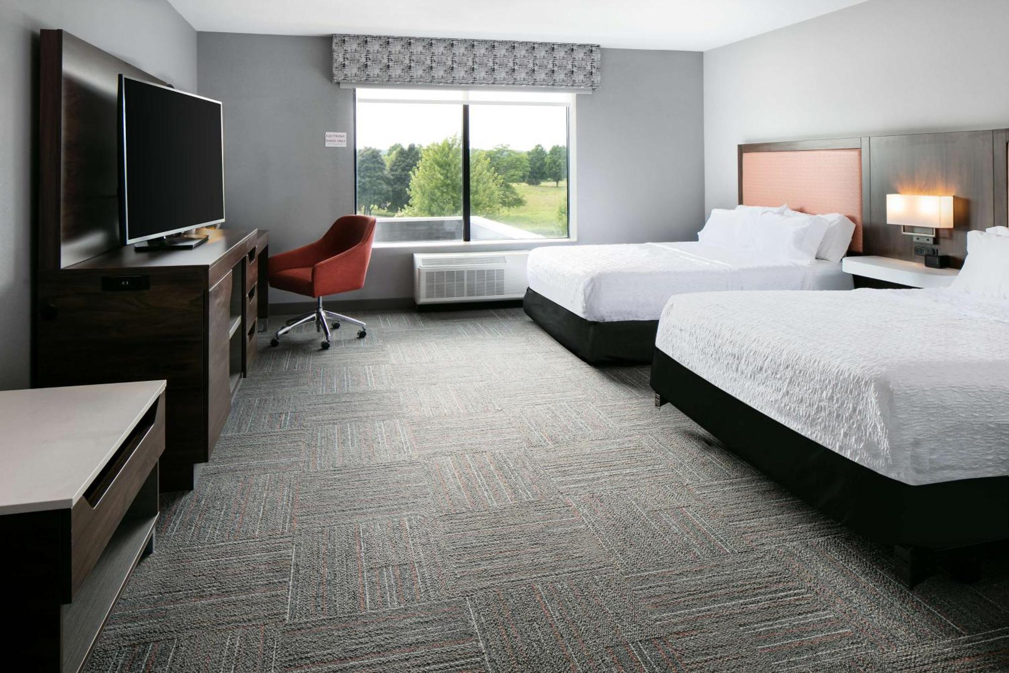 Hampton Inn & Suites West Bend Esterno foto