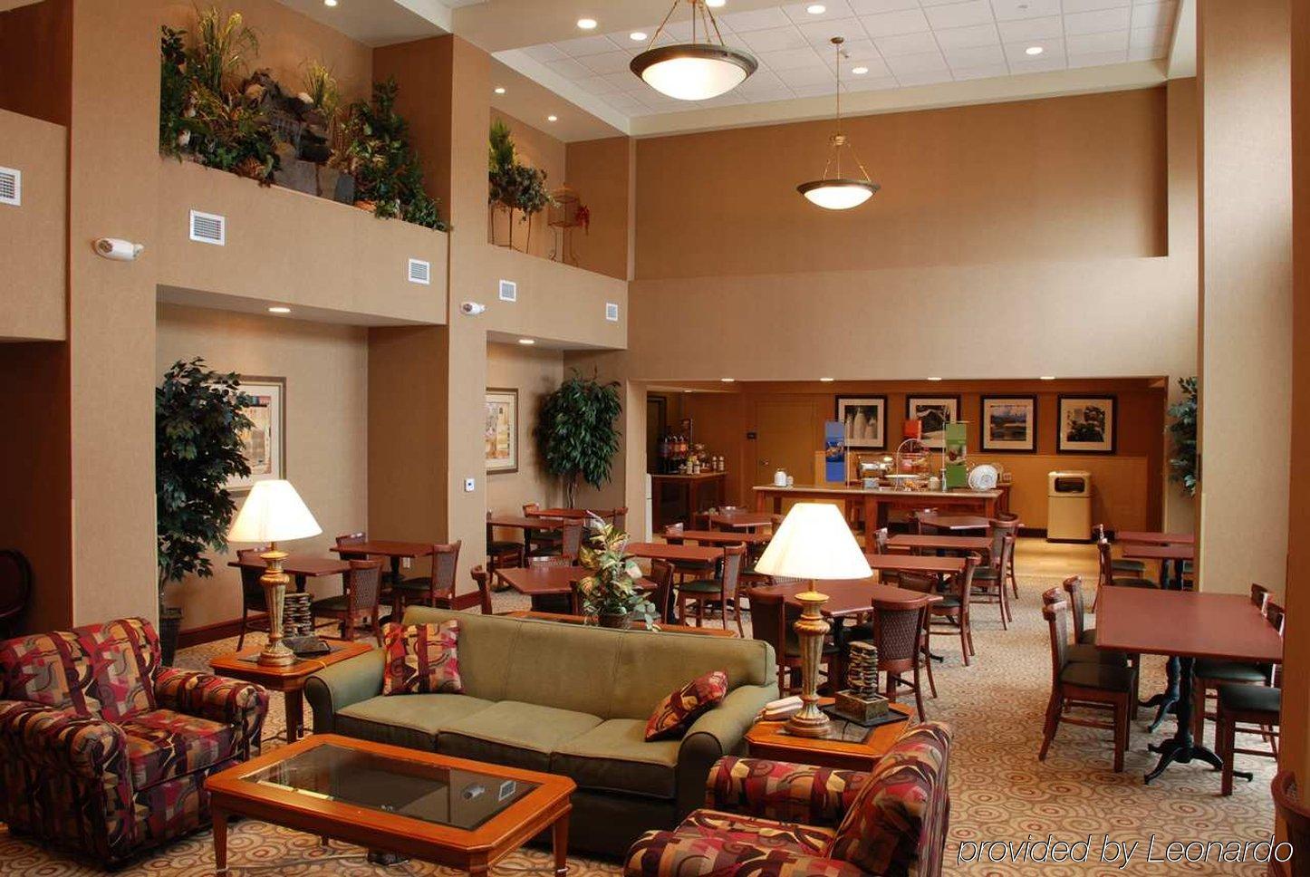 Hampton Inn & Suites West Bend Interno foto