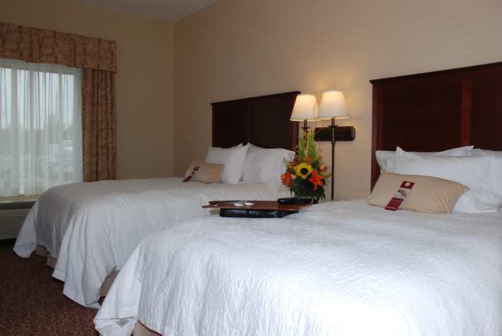 Hampton Inn & Suites West Bend Esterno foto